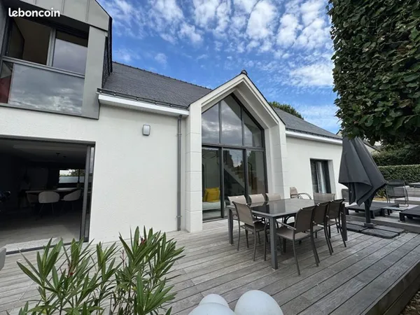 Maison 6 pièces 196 m²