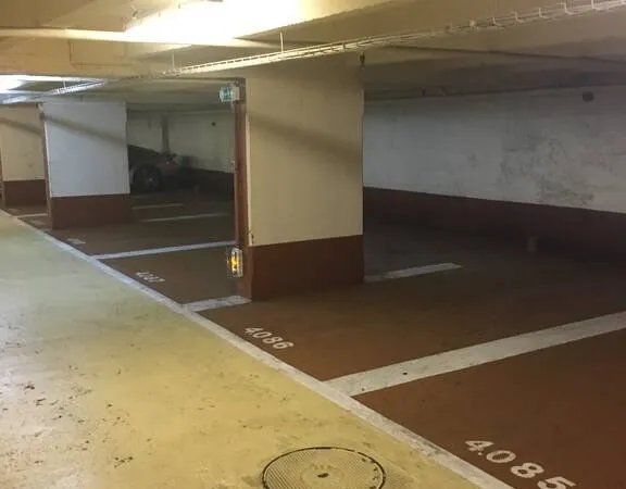Garage/Parking