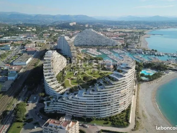 Bureaux 103 m² Villeneuve-Loubet