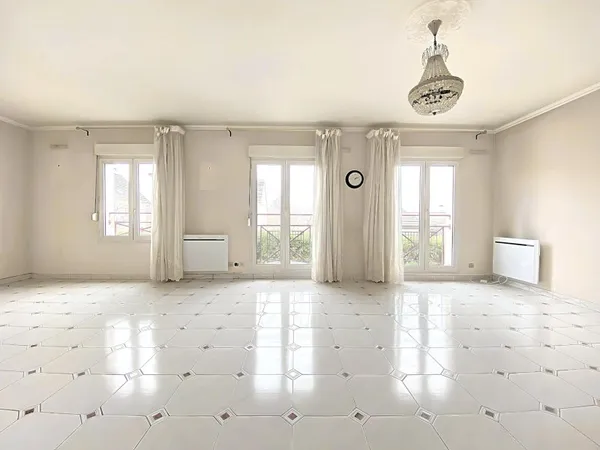 Appartement traversant vue dégagée coeur de Poissy