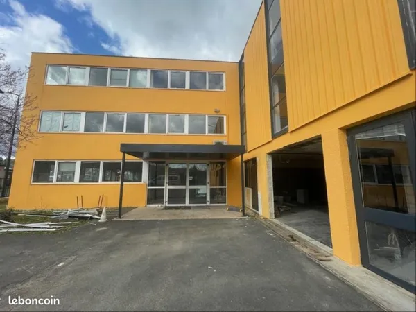 Local d'activité 380 m²