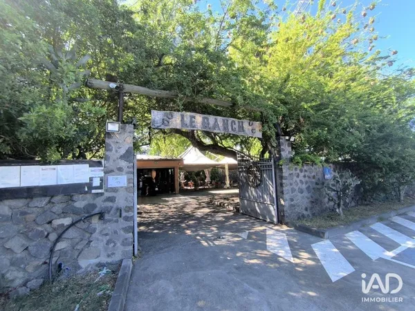 Local commercial 200 m²