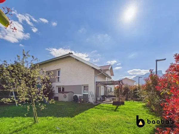 T4 duplex 90m2 + 120m2 de jardin, garage et parking Les Marches
