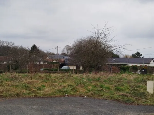 Terrain 606 m²
