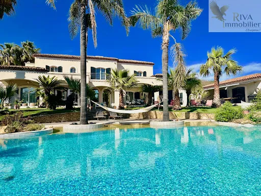Villa 12 pièces 280 m²