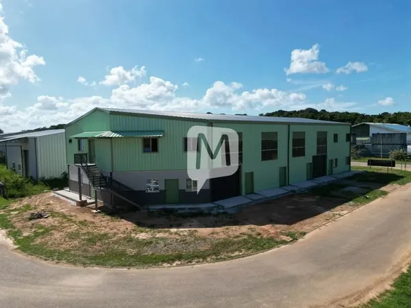DPT GUYANE, à louer REMIRE-MONTJOLY local entrepôt de 76.50 m² au rez-de-chaussée ou 1er étage