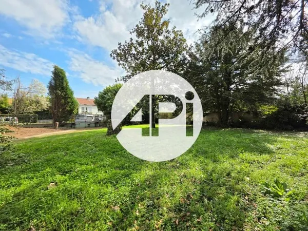 Terrain 758 m²
