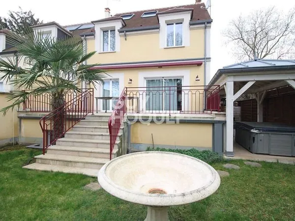 Maison 7 pièces 195 m²