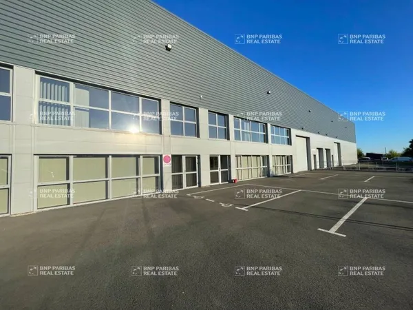 Local d'activité 3210 m²
