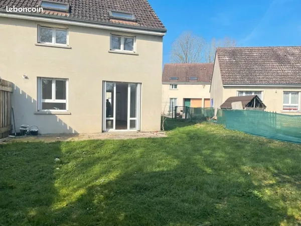 VAUX-ANDIGNY maison de type 4