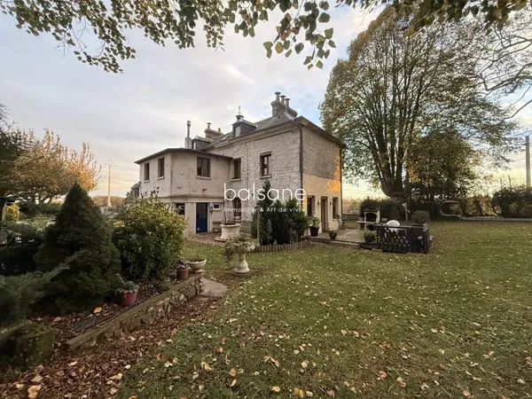Maison de caractère, 6 chambres et double garage