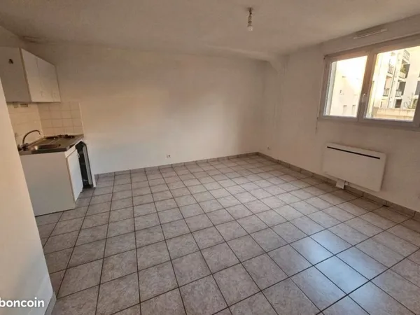 Studio 30 m² Nantes (44200)