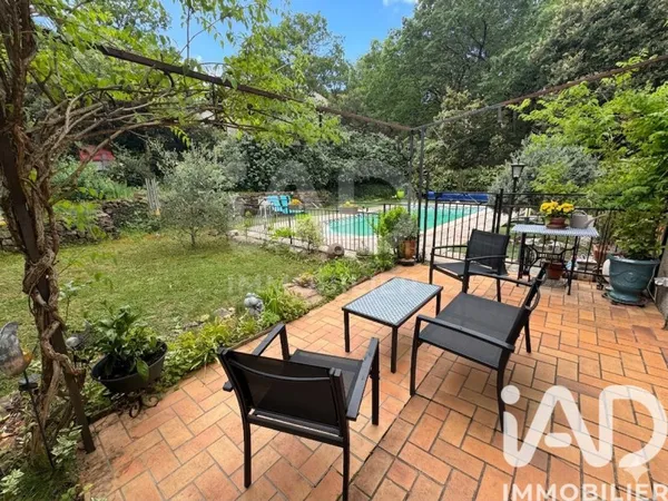 Maison 5 pièces 210 m²