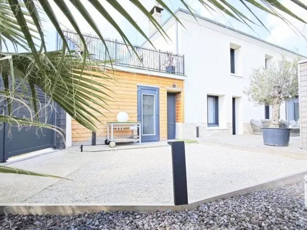 Maison 10 pièces 240 m²