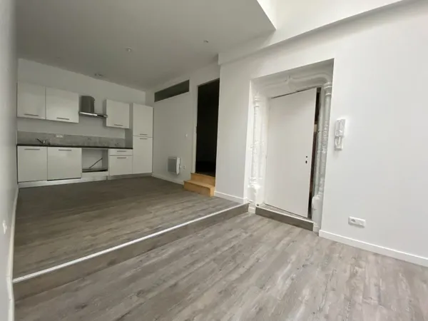 Poitiers Plateau, secteur Notre Dame T3 refait à neuf, loué.
