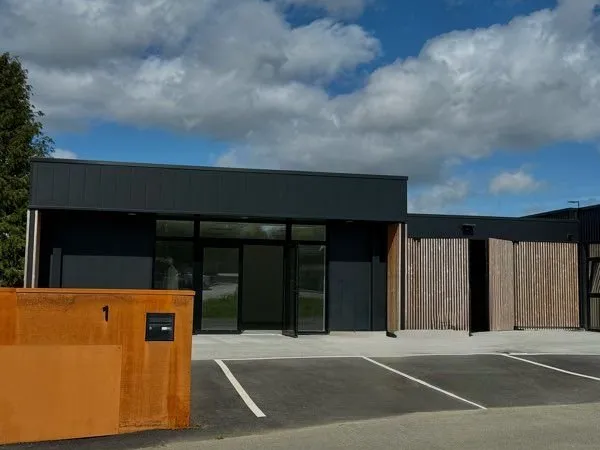 Cellule commerciale - 110 m2