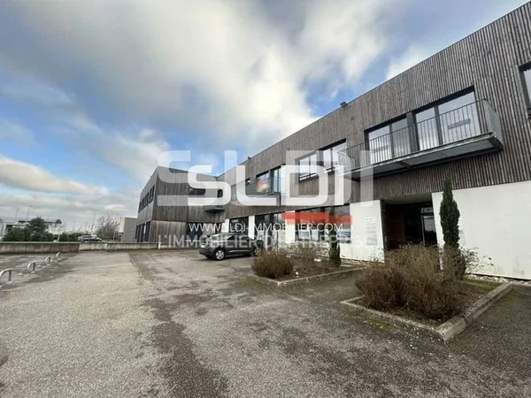 Local d'activité 133 m²