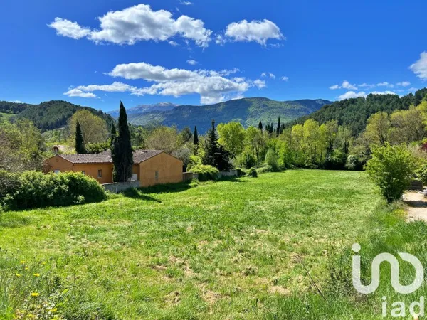 Terrain 3101 m²
