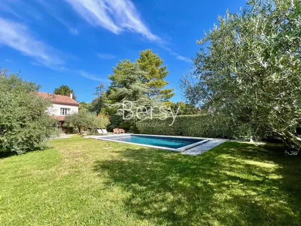 Maison 7 pièces 202 m²