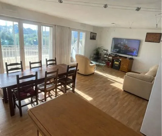Vends grand appartement Ft6 secteur bon rencontre