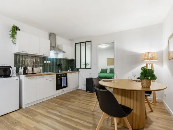 Appartement rénové 1 pièce 39 m²