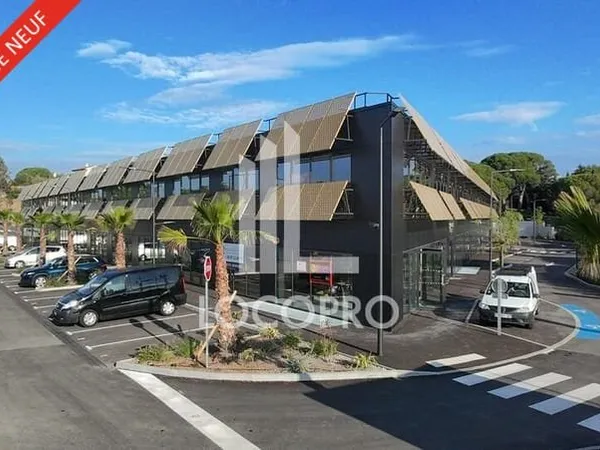 A VENDRE - BUREAUX NEUFS - 1 317 M2 DIVISIBLES - PUGET SUR ARGENS