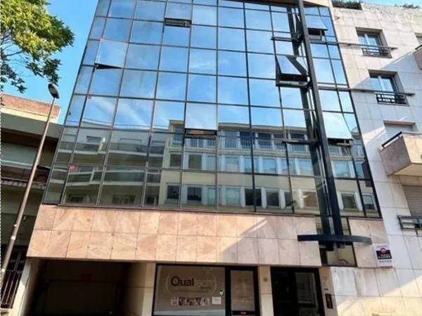 Bureaux 381 m²
