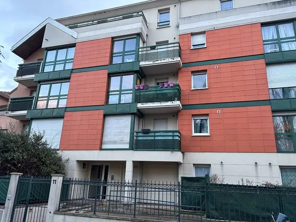 POISSY 2P AVEC BALCON- IDEAL 1ER ACHAT
