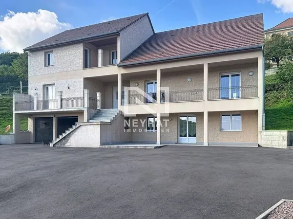 Maison - 4 chambres - MONTCENIS - 318,50 m2 - 290 000 €
