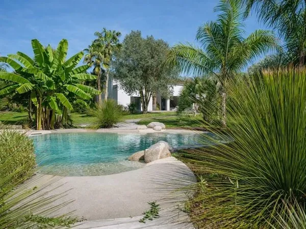 Villa contemporaine avec parc paysagé et piscine lagon - Lattes