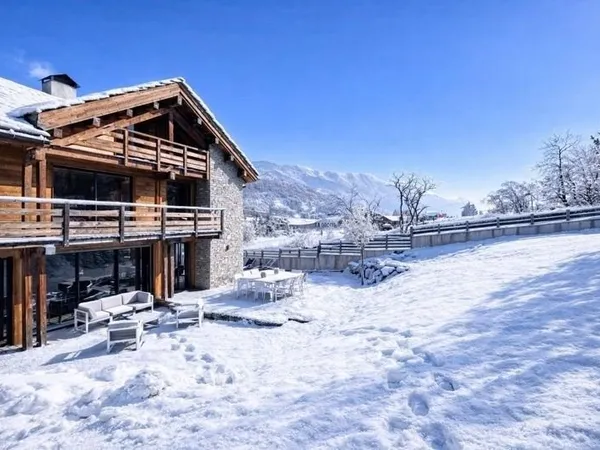 Chalet de luxe ski aux pieds