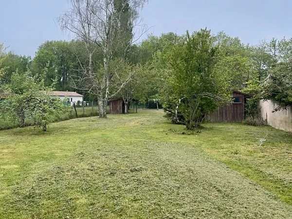 Direct Propriétaire - Terrain arboré 781 m² - cadre calme à 20 min de Bordeaux