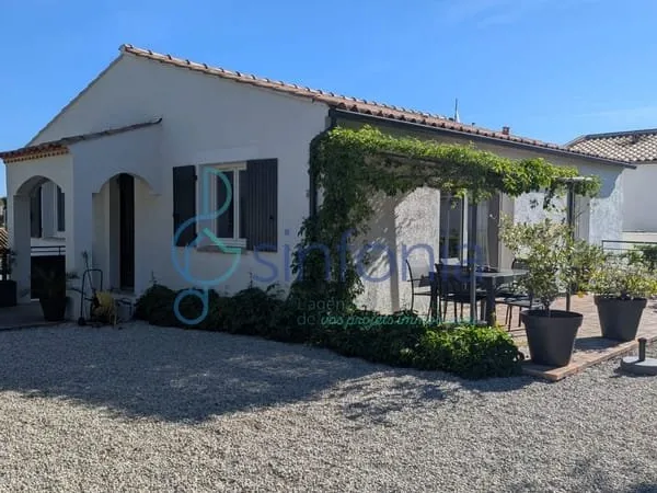 Belle maison familiale avec garage, piscine hors sol et 4 st