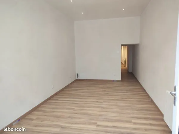 Local 79 m² Libourne
