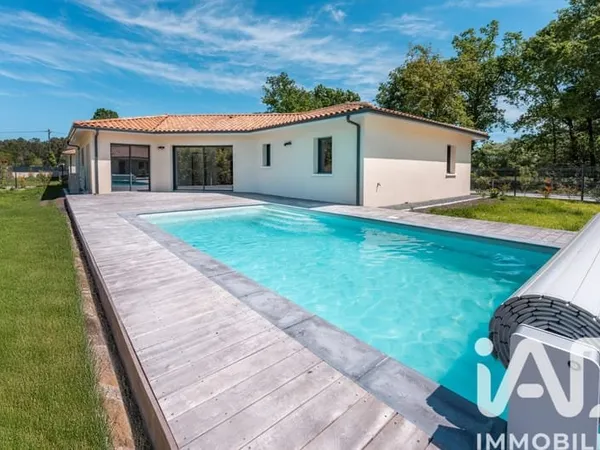 Terrain 915 m²