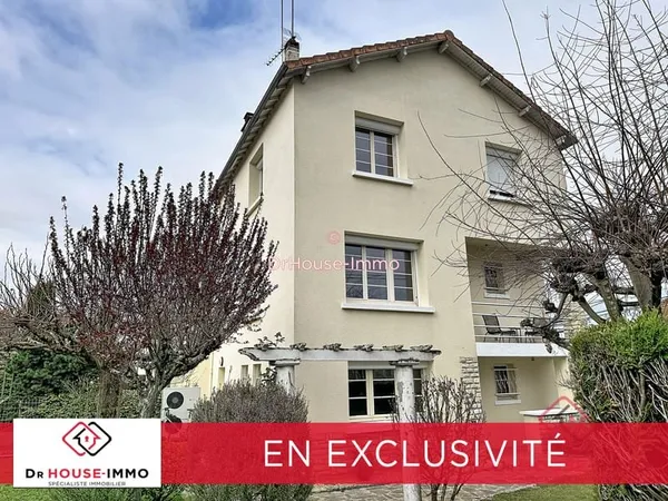 Maison lumineuse avec jardin paysager, terrasse, bureau indépandant et garage à Périgueux