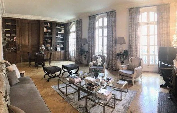 Appartement 6 pièces 213 m²