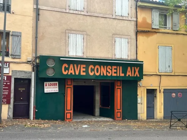 Local commercial 130 m²