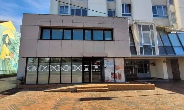 Local professionnel 12 pièces 232 m²