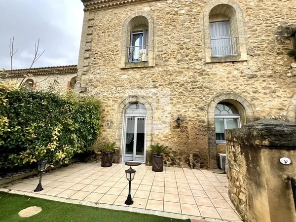 Appartement de charme à Uzès avec piscine commune
