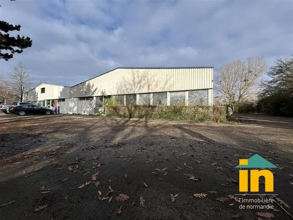 Local commercial 700 m²