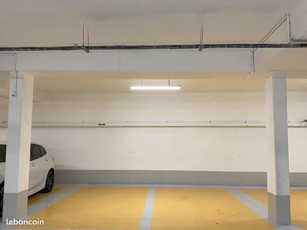 Place de parking proximité Aldi rue du Menil