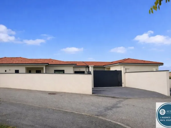 Terrain constructible 709 m²