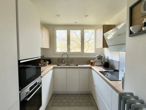 TRÈS BEL ENVIRONNEMENT pour cet APPARTEMENT T6