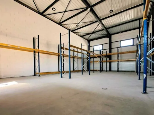 Local 145 m²