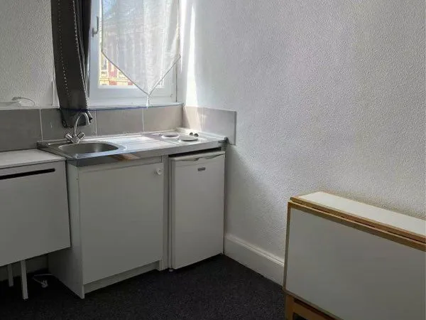 Studio meublé - quartier saint-marc / chu - tout compris