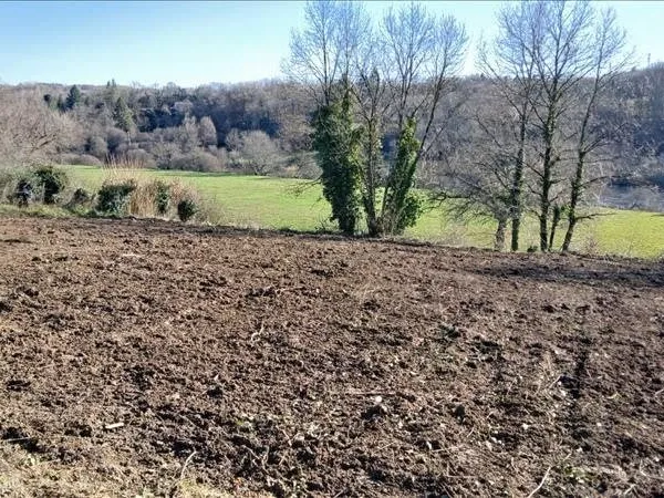 Terrain 1386 m²