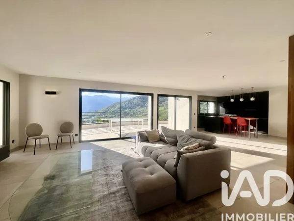 Maison 5 pièces 175 m²