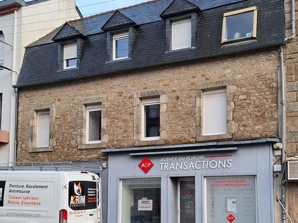 Local bureau commerce rue passante