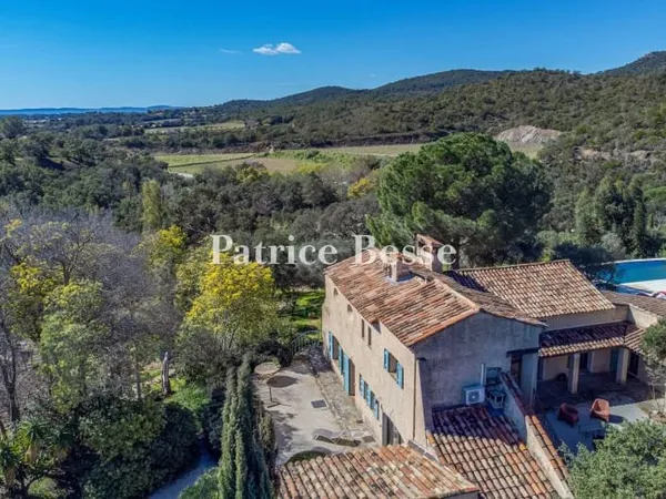 Propriété 9 pièces 225 m²